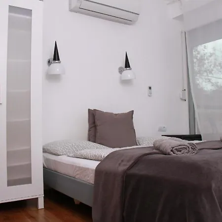 Fuer 8 Personen Ca 60 Qm In Siofok, Westungarn Plattensee